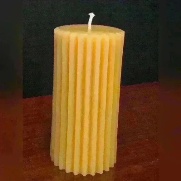 100% Beeswax Hand Crafted Ribbed  Fluted Pillar Candle - Picture 2 of 5